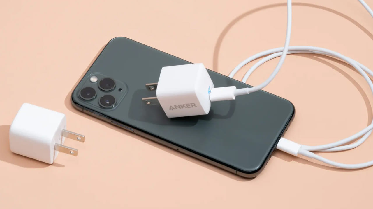 ఆపిల్ టైప్-సి కేబుల్ ఎందుకు ప్రత్యేకమైనది? అంటే.. ఆపిల్ టైప్-సి కేబుల్ ఐఫోన్ ఛార్జింగ్ సిస్టమ్‌తో కలిసి పనిచేసే ఇంటిగ్రేటెడ్ చిప్‌ను కలిగి ఉంటుంది. ఈ చిప్ ఫోన్‌ను ఓవర్‌ ఛార్జింగ్, కరెంట్ ఓవర్‌లోడ్‌ లేదా ఇతర సాంకేతిక సమస్యల నుండి ఫోన్‌ను రక్షించడానికి పనిచేస్తుంది.