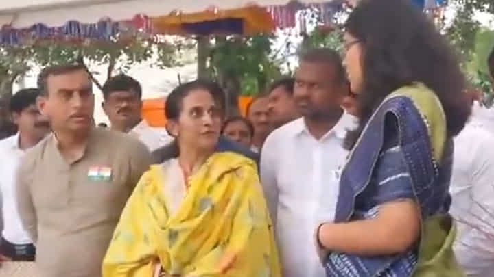 Watch: పంద్రాగస్టు వేడుకల్లో ప్రోటోకాల్ వివాదం.. MLA మాధవి రెడ్డి ఏమన్నారంటే..? Watch: పంద్రాగస్టు వేడుకల్లో ప్రోటోకాల్ వివాదం.. MLA మాధవి రెడ్డి ఏమన్నారంటే..?