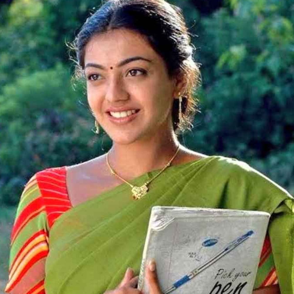 2004లో విడుదలైన క్యూ! హో గయా నా సినిమా ద్వారా చిన్న రోల్‌లో తొలిసారి కాజల్ నటించింది. ఇక్కడ అసలు హీరోయిన్ మాత్రం ఐశ్వర్యా రాయ్, కాజల్ ఫ్రెండ్ క్యారెక్టర్ చేసింది. 2007లో లక్ష్మీ కల్యాణం సినిమాతో హీరోయిన్‌గా పరిచయం అయ్యింది. ఈ సినిమాతో కాజల్‌ను తెలుగు ఆడియన్స్ గమనించారు కానీ పెద్దగా హిట్ కాలేదు.  అదే ఏడాది చందమామ  సినిమాలో నటించి మంచి పేరు తెచ్చుకుంది. అక్కడి నుండి కాజల్ కెరీర్ టర్నింగ్ పాయింట్ మొదలైంది. 