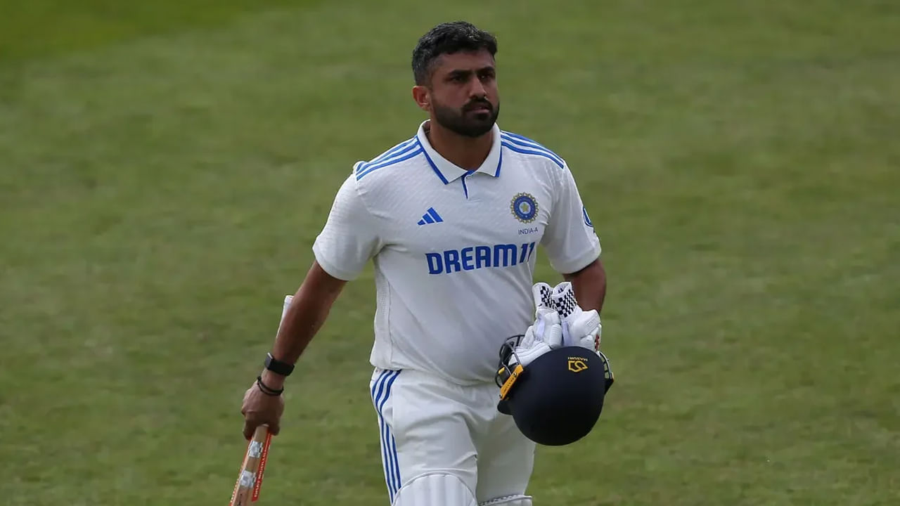 2016లో చెన్నైలో ఇంగ్లాండ్పై అజేయంగా ట్రిపుల్ సెంచరీ చేసిన కరుణ్ నాయర్ తన టెస్ట్ కెరీర్లో మరోసారి ముప్పును ఎదుర్కొంటున్నాడు. అతను 8 సంవత్సరాల తర్వాత ఇంగ్లాండ్తో జరిగిన మ్యాచ్లో టీమ్ ఇండియాకు తిరిగి వచ్చాడు. కానీ, ఈ టెస్ట్ సిరీస్లో అతను ఘోరంగా విఫలమయ్యాడు. ఈ సిరీస్లో కరుణ్ నాయర్ 3146 రోజుల తర్వాత చేసిన ఒక హాఫ్ సెంచరీ మాత్రమే సాధించగలిగాడు.