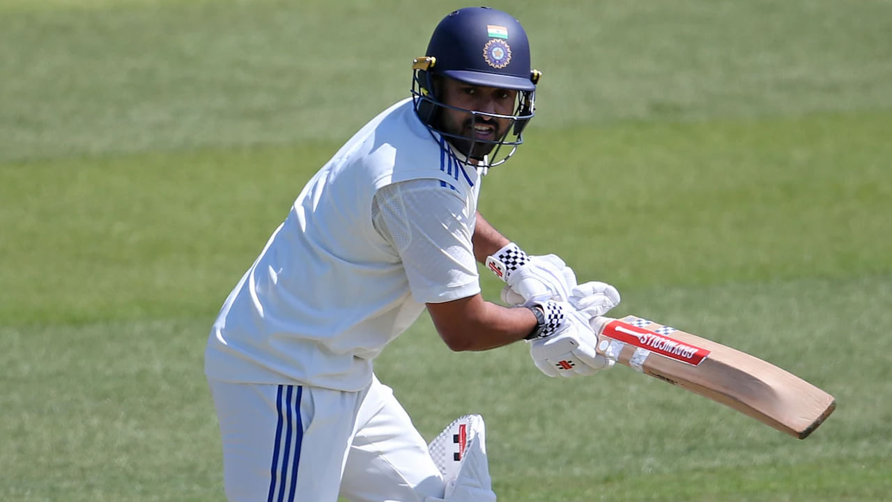 అతను ఇప్పటివరకు 10 టెస్ట్ మ్యాచ్లు ఆడాడు. అందులో అతను 15 ఇన్నింగ్స్లలో 579 పరుగులు చేశాడు. ఇందులో ఒక సెంచరీ, ఒక అర్ధ సెంచరీ ఉన్నాయి. ఈ సమయంలో, అతను రెండుసార్లు డకౌట్ అయ్యాడు. ఇది కాకుండా, కరుణ్ నాయర్ రెండు వన్డే మ్యాచ్లు కూడా ఆడాడు. అందులో అతను 23 సగటుతో 46 పరుగులు మాత్రమే చేశాడు.