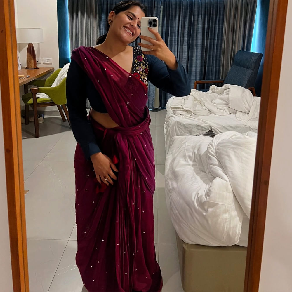  తొలి సినిమాతోనే హీరోయిన్ గా ఆకట్టుకుంది. తన నటనతో మెప్పించింది ఈ చిన్నది. ఆతర్వాత వేణు దర్శకత్వంలో బలగం సినిమాలో నటించింది. బలగం సినిమా ఎంత పెద్ద విజయం సాధించిందో ప్రత్యేకంగా చెప్పాల్సిన అవసరం లేదు. 