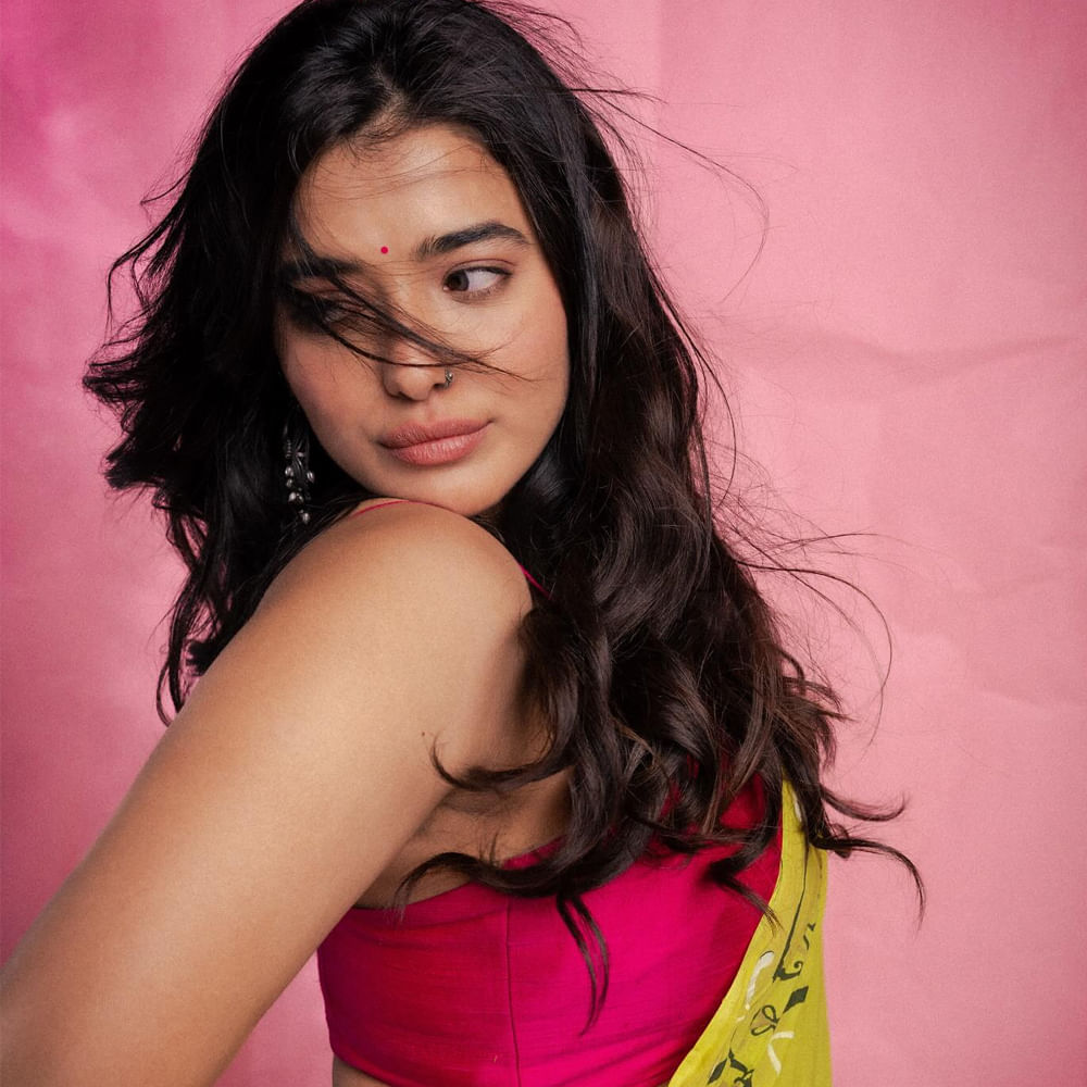 ఆ తర్వాత రంగ రంగ వైభవంగా, బ్రో, లక్ష్య చిత్రాల్లో మెరిసింది.  కానీ ఈ సినిమాలన్నీ బాక్సాఫీస్ వద్ద అట్టర్ ప్లాప్ అయ్యాయి. అయినప్పటికీ క్రేజ్ తగ్గలేదు. ఇటీవలే రాబిన్ హుడ్ సినిమాలో స్పెషల్ సాంగ్ తో రచ్చ చేసింది. ప్రస్తుతం సోషల్ మీడియాలో విపరీతమైన ఫాలోయింగ్ ఉన్న హీరోయిన్. 