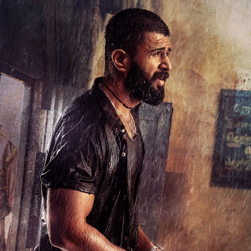 మళ్ళీ రావా, జెర్సీ లాంటి సాఫ్ట్ సినిమాలు చేసిన గౌతమ్ తిన్ననూరి.. ఈసారి పూర్తిగా స్టైల్ మార్చేసారు. ఓ పెద్ద గ్యాంగ్ స్టర్ వరల్డ్నే క్రియేట్ చేసారు. విజయ్ చెప్పినట్లు ఇది నిజంగానే గౌతమ్స్ కింగ్డమ్.. ఆయన పాత్రలు, ఆ ఎమోషన్స్ బలంగానే కనెక్ట్ అవుతున్నాయి.
