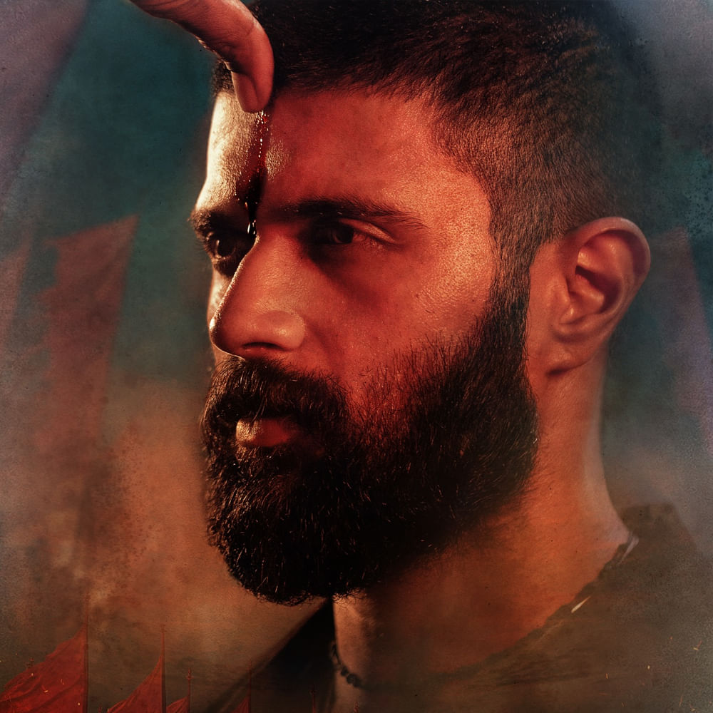 ముఖ్యంగా యాక్షన్ సీక్వెన్స్‌ల విషయంలో అస్సలు తగ్గేదే లే అన్నట్లు రెచ్చిపోయారు రౌడీ బాయ్. గ్యాంగ్ స్టర్ డ్రామాలు తెలుగు ఇండస్ట్రీకి కొత్త కాదు.. కానీ తనదైన రైటింగ్‌తో కింగ్డమ్‌ను ప్రత్యేకంగా మార్చారు గౌతమ్ తిన్ననూరి. 