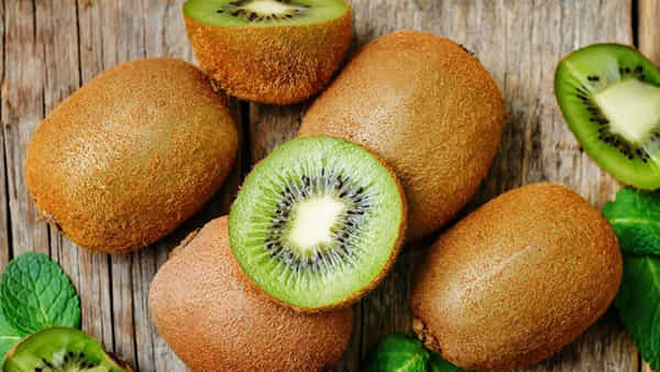 Kiwi Fruits Benefits: రాత్రి నిద్రకు ముందు ఓ కివి పండు తిన్నారంటే.. ఆ సమస్యలన్నీ పరార్!