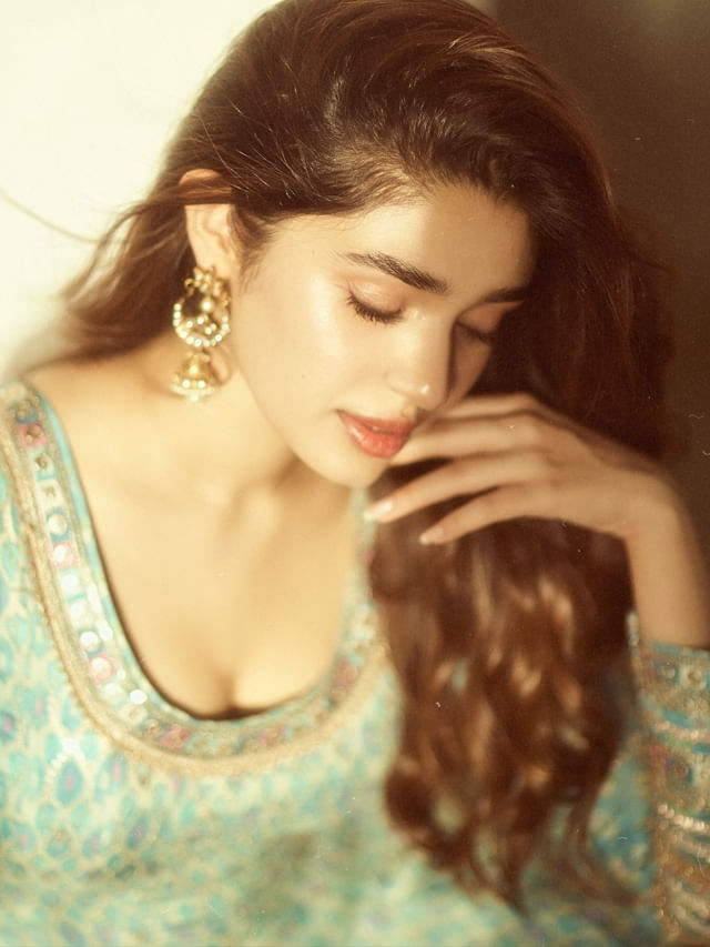 బాబోయ్.. మత్తెక్కిస్తోన్న బేబమ్మ.. ఇంతందాన్ని పట్టించుకోని టాలీవుడ్..