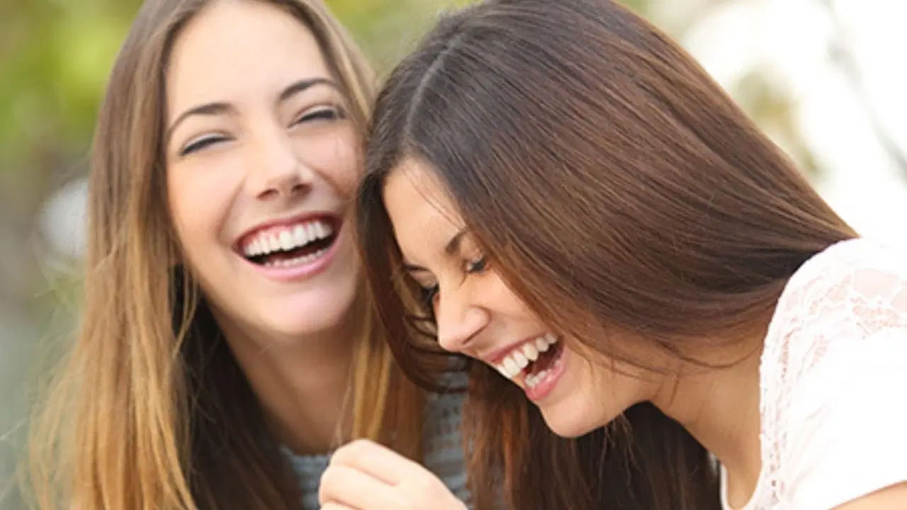 Laughter Therapy: మెదడు నుంచి గుండె వరకు.. లాఫ్టర్ థెరపీ చేసే అద్భుతాలు మీకు తెలసా..? – Telugu News | Do You Know How Laughter Therapy Improves Health, Check Details