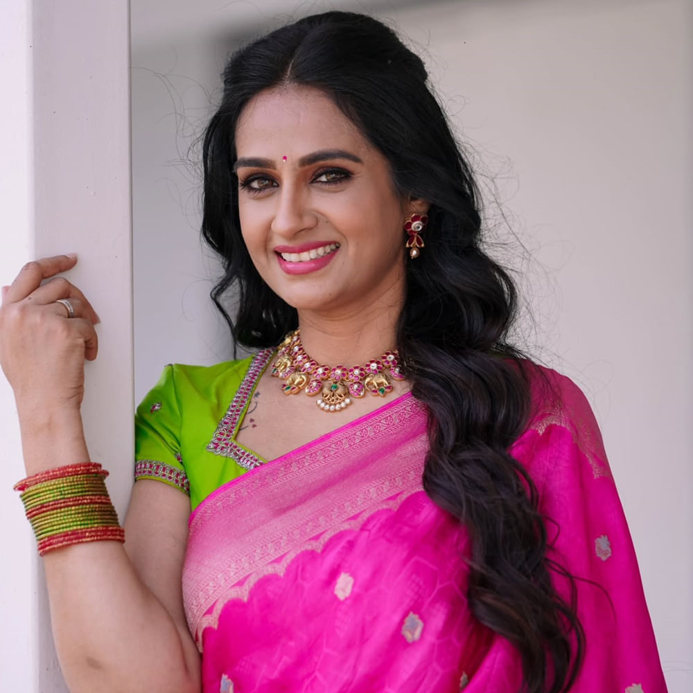 అలాగే లయ కూడా అంతే. 18 ఏళ్లుగా సినిమాలకు దూరంగా ఉన్న ఈమె.. తమ్ముడు సినిమాలో కీలక పాత్రలో నటించారు. కానీ సినిమా వచ్చిపోయిన సంగతి కూడా ఎవరికీ గుర్తులేదు. ఏ విధంగానూ తమ్ముడు సినిమా లయ రీ ఎంట్రీకి హెల్ప్ అవ్వలేదు. 