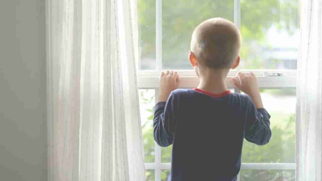 Parenting: పిల్లలను ఒంటరిగా వదిలి పనికెళ్తున్నారా?.. ఈ 5 విషయాలు గుర్తుంచుకోండి!