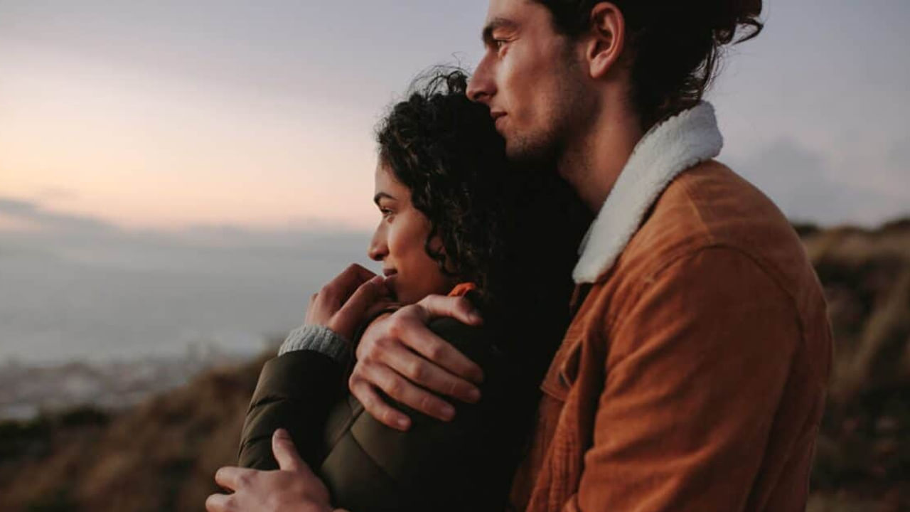 భారతదేశంలో ఢిల్లీ, ముంబై, బెంగళూరు, పూణే వంటి మహానగరాలలో లివ్ ఇన్ రిలేషన్ షిప్స్ సంఖ్య విపరీతంగా పెరుగుతున్నదంట. ఒక సర్వే ప్రకారం, పట్టణీకరణ, పాశ్చత్య ప్రభావం వలన ఇద్దరిలో ఒక యువకుడు సహజీవనం చేయడానికి ఎక్కు ఇంట్రెస్ట్ కనబరుస్తున్నాడంట. అంతే కాకుండా యువత కూడా లివ్ ఇన్ రిలేషన్ షిప్ వల్లనే ఒకరికి ఒకరు బాగా అర్థం చేసుకుంటారని, దీని వైపే మొగ్గుచూపుతున్నారంట. ఇది ఇంటర్నెట్ సమాచారం మేరకు మాత్రమే ఇవ్వబడినది.