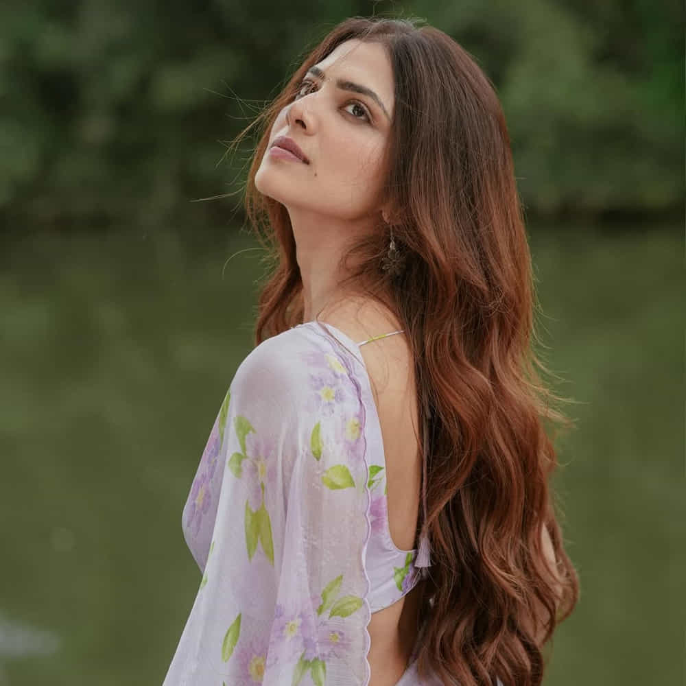 ఆ తర్వాత తమిళం, మలయాళం భాషలలో వరుసగా సినిమాలు చేసి తక్కువ సమయంలోనే స్టార్ డమ్ సంపాదించుకుంది. కానీ ఇప్పటివరకు తెలుగులో ఒక్క సినిమా కూడా చేయలేదు. కానీ డబ్బింగ్ సినిమాలతోనే ఫేమస్ అయ్యింది.