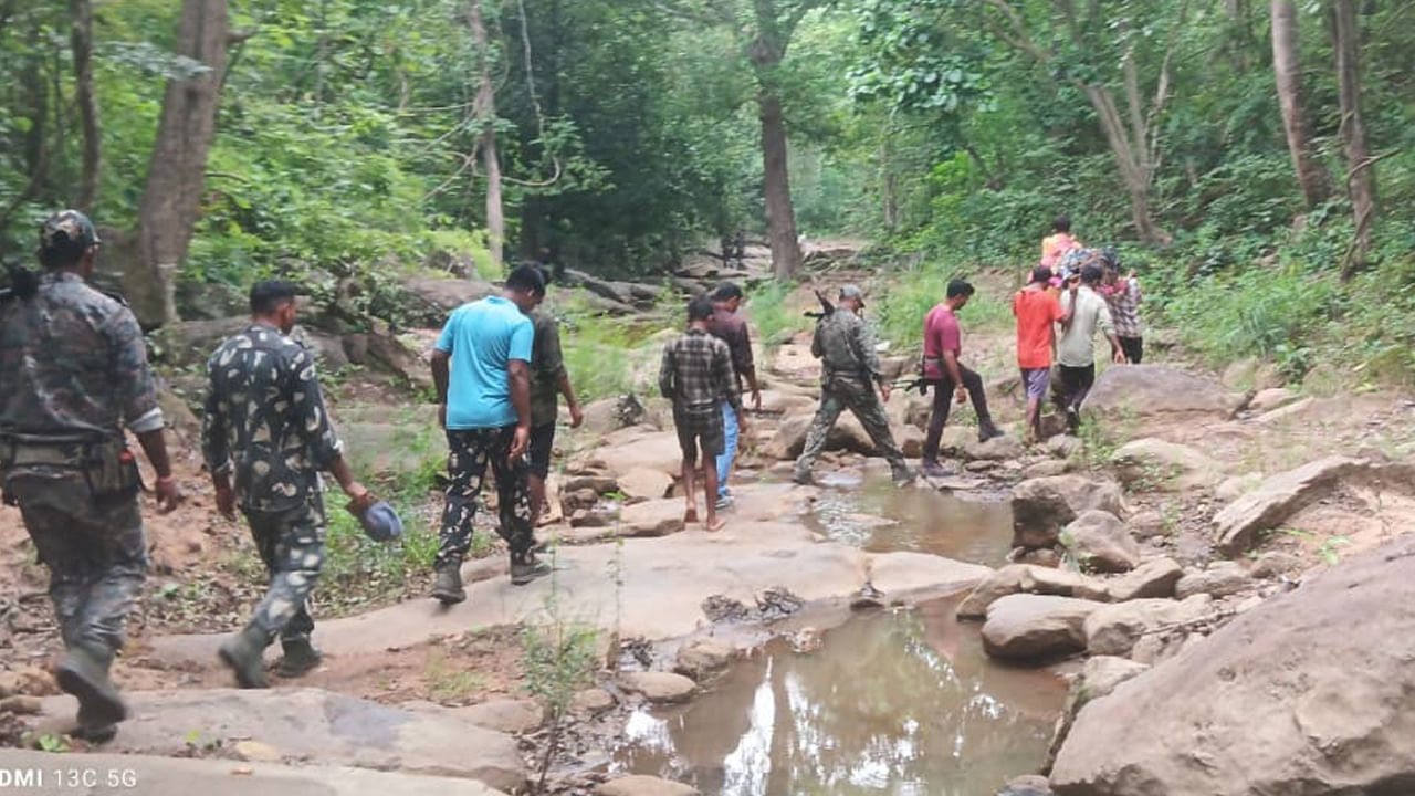 Telangana: కామెర్లతో యువతి మృతి.. చేతబడి చేశాడనే అనుమానంతో యువకుడిని కొట్టి చంపిన బంధువులు