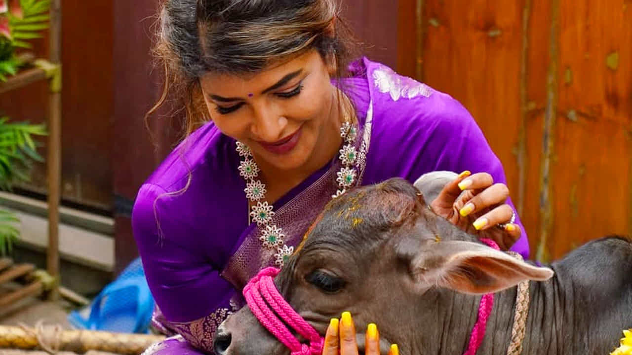 ఇక ఈ మూవీ తర్వాత వరసగా సినిమాలు చేసి, తన నటనతో అందరి మనసు దోచేసింది. ప్రస్తుం సినిమాల్లో నటించడం కంటే, నిర్మాతగా మారి ఇండస్ట్రీలో నిర్మాతగా మంచి గుర్తింపు తెచ్చుకుంటుంది.