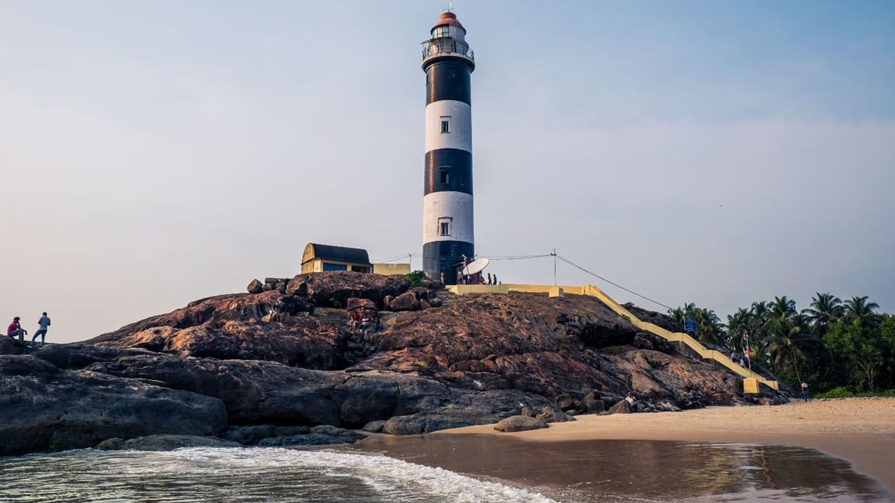 నంబియో సేఫ్టీ ఇండెక్స్ విడుదల చేసిన భారత్‌లోనే టాప్‌-10 సురక్షితమైన నగరాల జాబితాలో కర్ణాటక రాష్ట్రంలోని మంగళూరు తొలి స్థానాన్ని దక్కించుకుంది. ఇక రెండో స్థానంలో గుజరాత్‌లోని వడోదర నిలిచింది. అయితే ఈ టాప్‌ 10 జాబితాలో హైదరాబాద్‌కు మాత్రం చోటు దక్కలేదు.