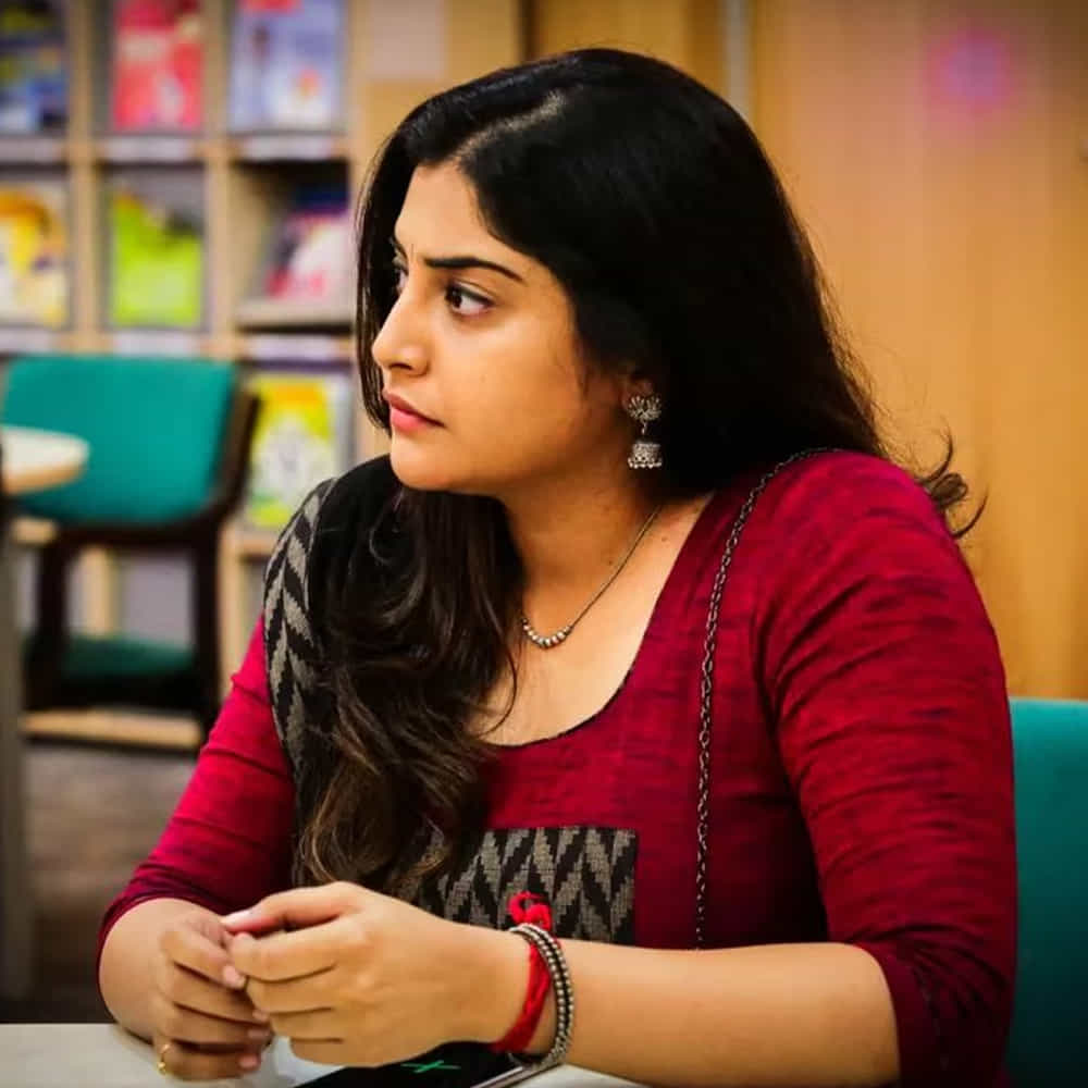 సినిమా నా జీవితంలో ఒక భాగం మాత్రమే. అవును, బరువు తగ్గడం వల్ల నాకు మరికొన్ని పాత్రలు వచ్చి ఉండేవి. కానీ అంతకు మించి... సినిమా వదిలిస్తే నేను ఎలా కనిపిస్తున్నానో ఎవరూ పట్టించుకోరు. నాకు తెరపై కనిపించడం కంటే ఎక్కువ లక్ష్యాలు ఉన్నాయి అంటూ చెప్పుకొచ్చింది.