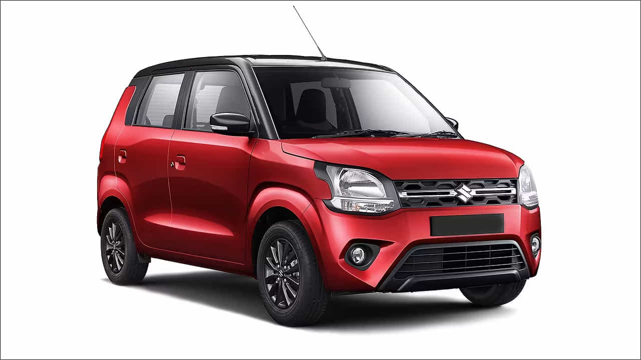 మారుతి వ్యాగన్ ఆర్ ఎక్స్-షోరూమ్ ధర రూ. 5.79 లక్షల నుండి ప్రారంభమై, టాప్ వేరియంట్ రూ. 8.50 లక్షల వరకు ఉంటుంది. దీని CNG వేరియంట్ రూ. 7.15 లక్షల నుండి ప్రారంభమవుతుంది. ఇది మధ్యతరగతి కుటుంబాలకు బడ్జెట్ ఫ్రెండ్లీ ఎంపిక. నగరం, వేరియంట్లను బట్టి ఆన్-రోడ్ ధరలు మారవచ్చు.
