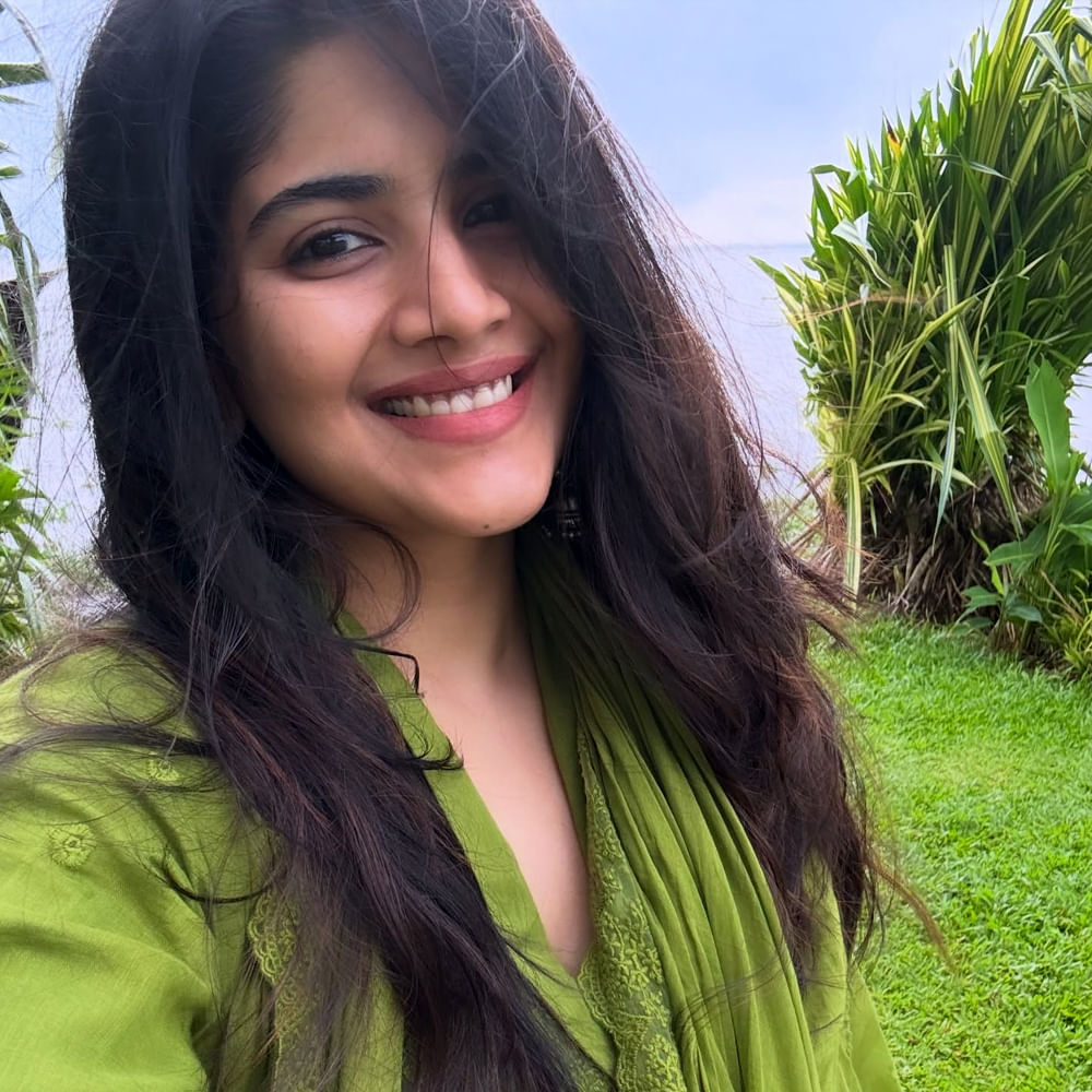 2017లో నితిన్ సరసన "లై" అనే తెలుగు చిత్రంతో సినీ రంగంలో అడుగుపెట్టింది. ఈ చిత్రం విజయం సాధించకపోయినా, ఆమె నటనకు మంచి గుర్తింపు లభించింది. SIIMA అవార్డు ఉత్తమ తొలి నటిగా నామినేషన్ అందుకుంది.