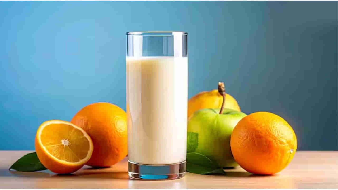 Health Tips: వామ్మో.. పాలతో ఈ 5 పండ్లను కలిపి తింటే ఏం జరుగుతుందో తెలుసా..?