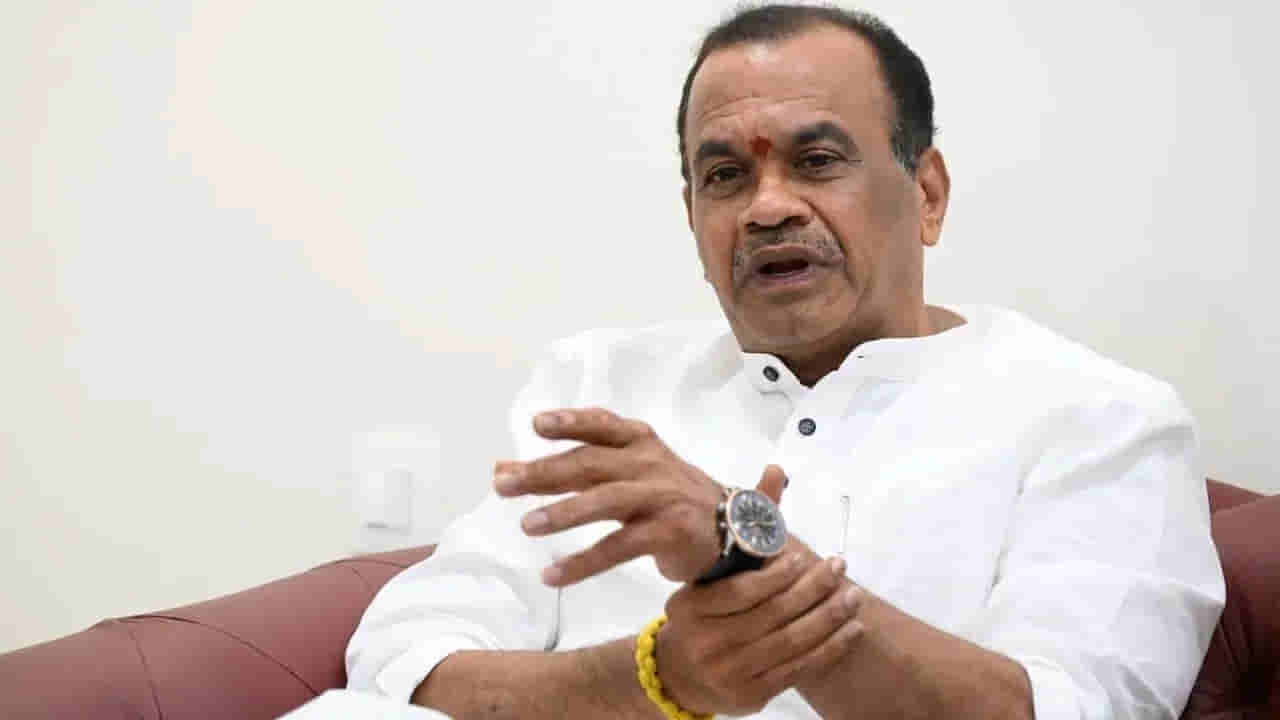 Tollywood: టాలీవుడ్ సంక్షోభానికి తెరదింపేందుకు కోమటిరెడ్డి రాజీమార్గం