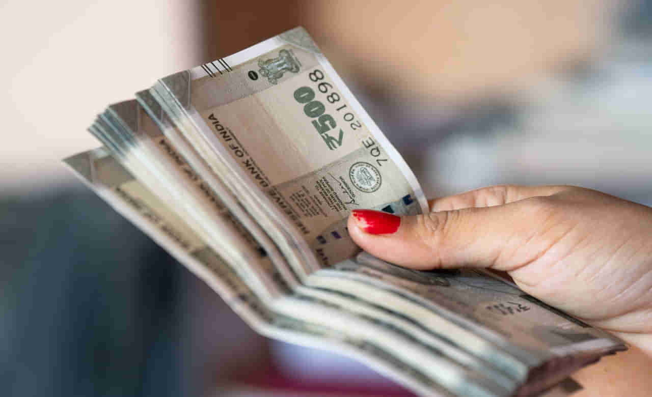 ఎంత కష్టపడ్డా.. మీ చేతుల్లో డబ్బు ఉండడం లేదా..? ఇవే కారణం.. వెంటనే..