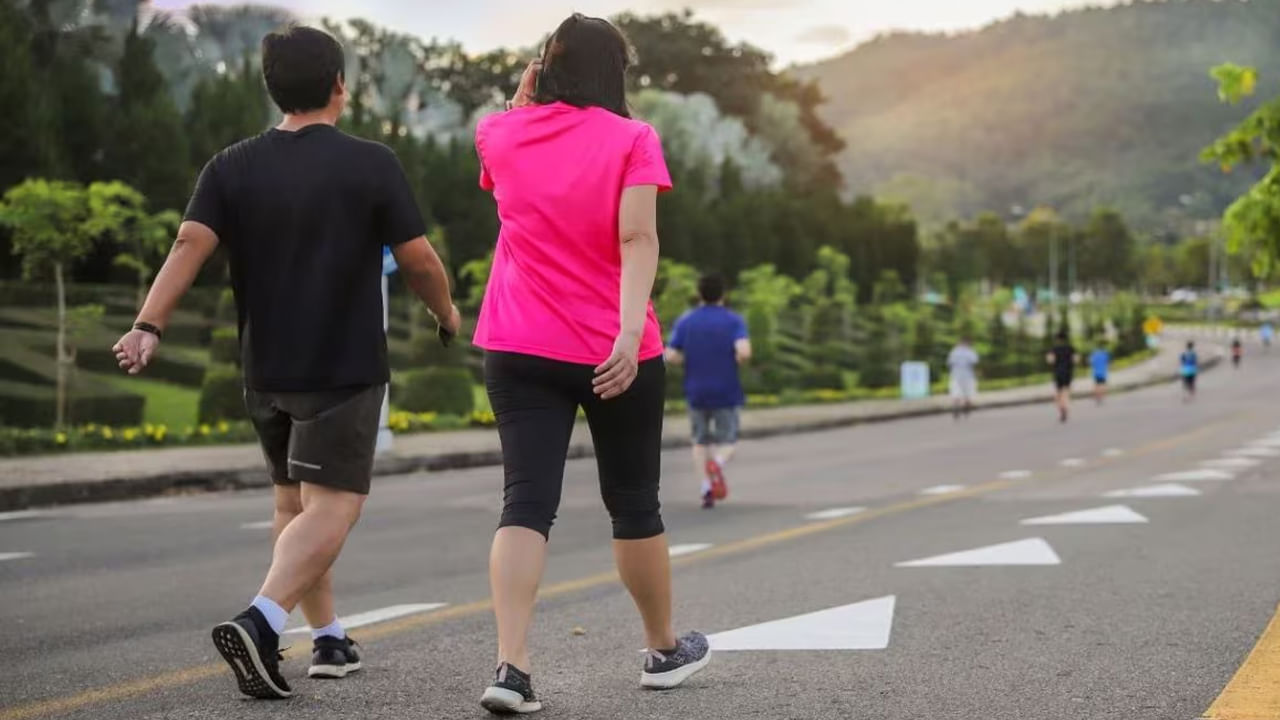 Lifestyle: మార్నింగ్‌ వాక్‌కు వెళ్తున్నారా?.. అయితే ఈ పొరపాట్లు అస్సలు చేయకండి.. లేదంటే మీకే నష్టం!