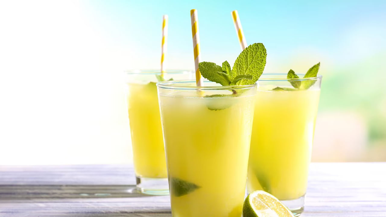 మోసాంబితో ఎన్నో ఆరోగ్య ప్రయోజనాలు ఉన్నాయి. చర్మం ఆరోగ్యంగా, మెరిసేలా చేస్తుంది. శరీరానికి కావలసిన శక్తిని ఇస్తుంది. జీర్ణక్రియను మెరుగుపరచడంతో పాటు రోగనిరోధక శక్తిని పెంచుతుంది. ముసంబి రసంలో కేలరీలు తక్కువగా ఉంటాయి, ఇది బరువు తగ్గడానికి ప్రయత్నిస్తున్న వారికి ఉపయోగకరంగా ఉంటుంది. ఎందుకంటే ఇది కడుపు నిండిన అనుభూతిని ఇస్తుంది. 