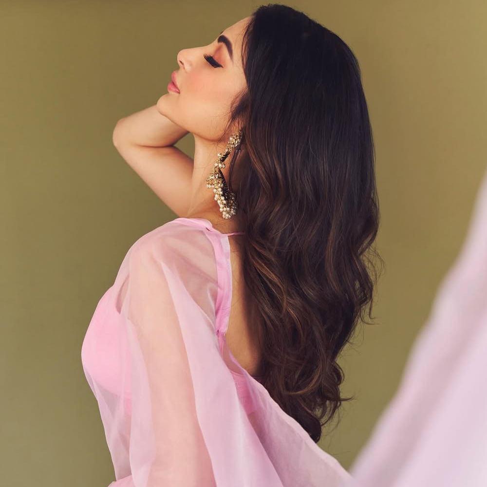 Mouni Roy Love