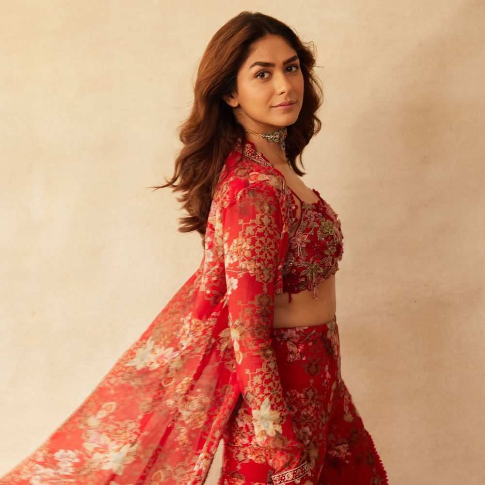 Mrunal Thakur Age