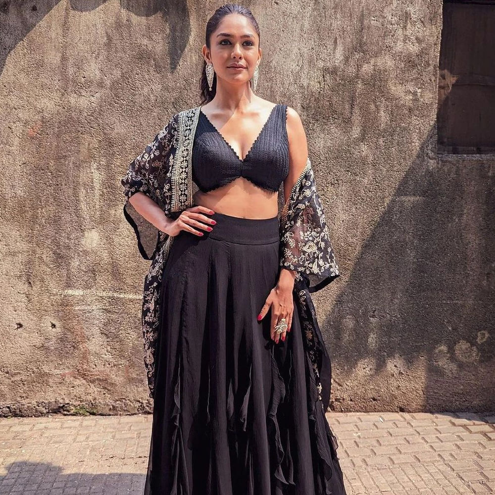 చిన్నతనంలో తెలియక అలా మాట్లాడానని అన్నారు. ప్రతి కోణంలోనూ అందం ఉంటుందని నేనిప్పుడు నమ్ముతున్నా.ఏం మాట్లాడుతున్నానో అర్థం చేసుకోలేని ప్రాయం అది. 