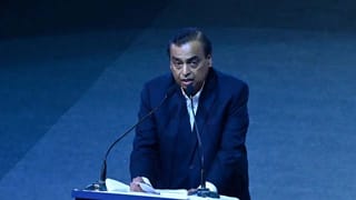 LIC Scheme: ఎల్‌ఐసీలో గొప్ప స్కీమ్‌.. రూ.1300 పెట్టుబడితో జీవితాంతం రూ.40 వేల పెన్షన్‌!