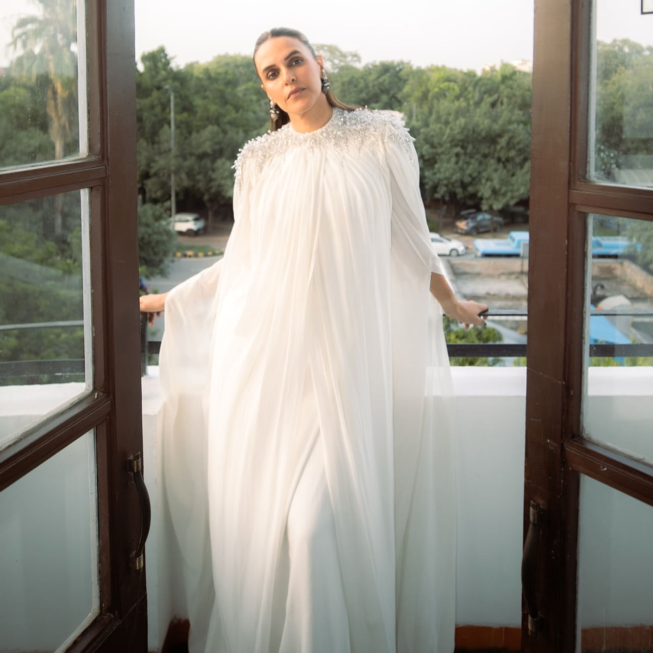 నేహా ధూపియా 2003లో ‘ఖయామత్’ సినిమాతో కెరీర్ ప్రారంభించింది. ఆ తర్వాత ‘జూలీ’, ‘శిఖర్’, ‘చుప్ చుప్ కే’, ‘షీషా’, ‘ఫ్యాన్స్ గయే రే ఒబామా’, ‘దే దానా దాన్’, ‘రే రగిలే’, ‘బాడ్ న్యూస్’ వంటి చిత్రాల్లో నటించి మెప్పించింది. బాలీవుడ్ లో ఈ ముద్దుగుమ్మ చాలా ఫెమస్.. 