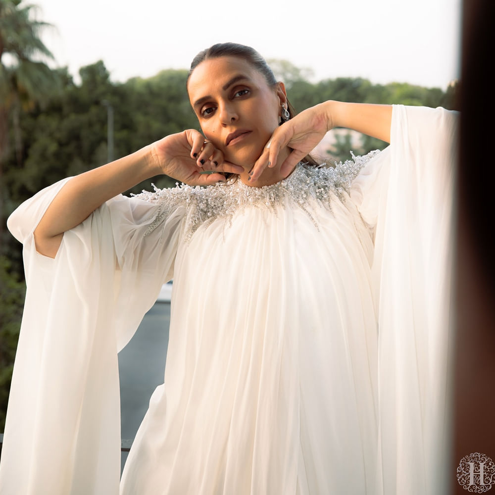 అన్నట్లు నేహా ధూపియా కొన్ని తెలుగు సినిమాల్లోనూ నటించింది. తరుణ్ నిన్నే ఇష్టపడ్డానులో ఓ స్పెషల్ సాంగ్ చేసింది. రాజశేఖర్ విలన్ లో హీరోయిన్ గా నటించింది. అలాగే బాలకృష్ణ పరమ వీర చక్ర సినిమాలోనూ ఓ కీలక పాత్రలో మెరిసింది. ఆతర్వాత తెలుగులో నటించలేదు నేహా. 