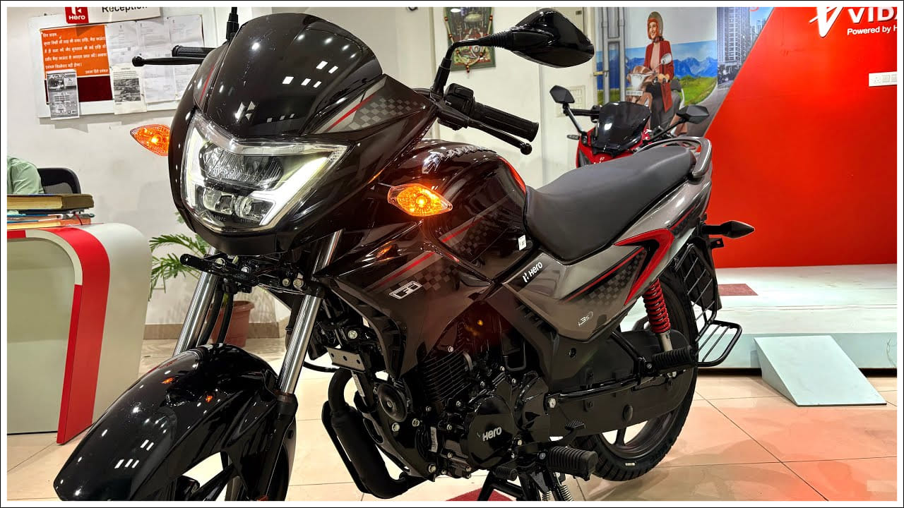 ఎడమ వైపున ఉన్న స్విచ్ గేర్ కూడా కొత్తది. అలాగే  కొత్త LCD స్క్రీన్ ద్వారా నావిగేట్ చేయడానికి బటన్లతో వస్తుంది. ఇది హీరో కరిజ్మా XMR 210, హీరో ఎక్స్‌ట్రీమ్ 250R లలో ఉపయోగించిన అదే యూనిట్ లాగా కనిపిస్తుంది.