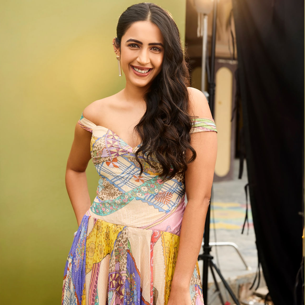 మెగా ఫ్యామిలీ నుంచి వచ్చిన ఏకైక హీరోయిన్ నిహారిక నాగబాబు కూతురు నిహారిక కెరీర్ బిగినింగ్ లో పలు షార్ట్ ఫిలిమ్స్ చేసింది. ఈ షార్ట్ ఫిలిమ్స్ ద్వారా నిహారికాకు మంచి క్రేజ్ వచ్చింది. నిహారిక చేసిన షార్ట్ ఫిలిమ్స్ ప్రేక్షకులను బాగా ఆకట్టుకున్నాయి . షార్ట్ ఫిలిమ్స్ ద్వారా వచ్చిన క్రేజ్ తోనే నిహారిక మెల్లగా హీరోయిన్ గా అడుగులేసింది.