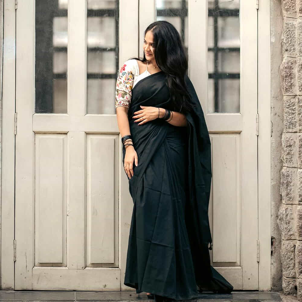 తన క్యూట్ క్యూట్ నటనతో ముద్దు ముద్దు మాటలతో ఆకట్టుకుంది ఆ చిన్నది. పై ఫోటోలకనిపిస్తున్న చిన్నారి పేరు నిత్యా శ్రీ.. కంచెరపాలెం సినిమాతో ఇండస్ట్రీలోకి అడుగు పెట్టింది నిత్యా. ఈ సినిమా తర్వాత పలు సినిమాల్లో నటించింది. ఇక ఇప్పుడు సోషల్ మీడియాలో సందడి చేస్తోంది నిత్యా.