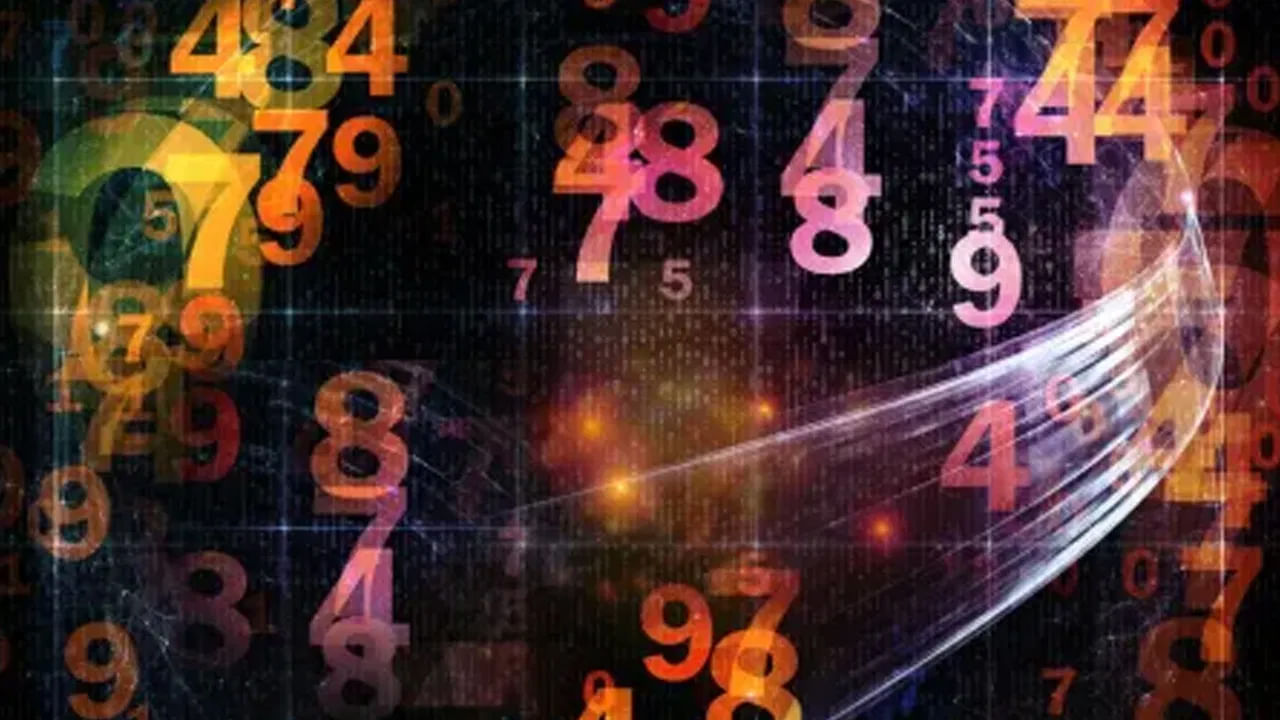 అదే విధంగా 03,12,21,30 తేదీన పుట్టిన వారి లక్కీ నెంబర్స్ 1,5,9,14,18 సంఖ్యలు. అలాగే 04,13,22,31 తేదీన జన్మించిన వారి అదృష్ట సంఖ్యలు 1,10,16,20. అలాగే పుట్టిన తేదీ 05,14,23 వారి లక్కీ నెంబర్స్ 05,01,14,21,23. అలాగే 06,15,24 తేదీన జన్మించిన వారి లక్కీ నెంబర్స్ 5,14,18,24.