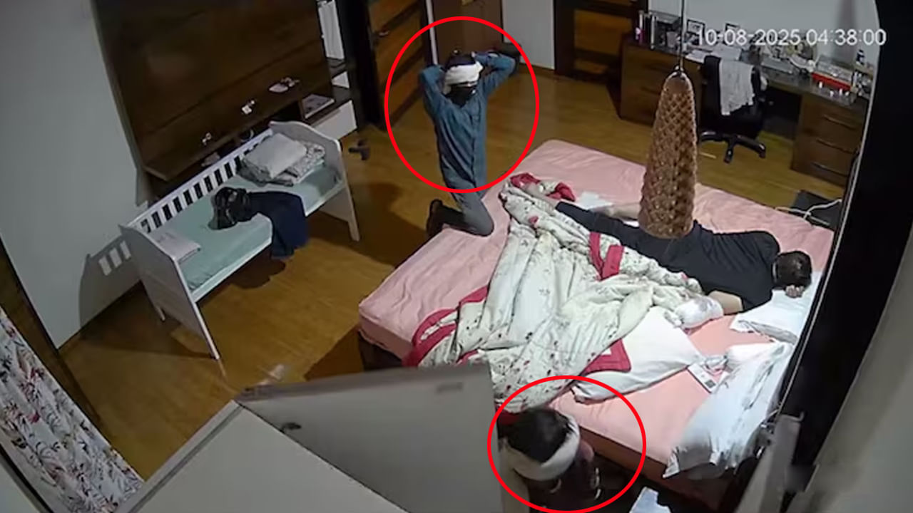 Viral Video: ఒకరు చోరీ.. మరోకరు దాడికి వెనకే రెడీ.. ఇంకొకరు కాపలా..! రిటైర్డ్ జడ్జి ఇంట్లో దొంగల ముఠా టీం వర్క్..