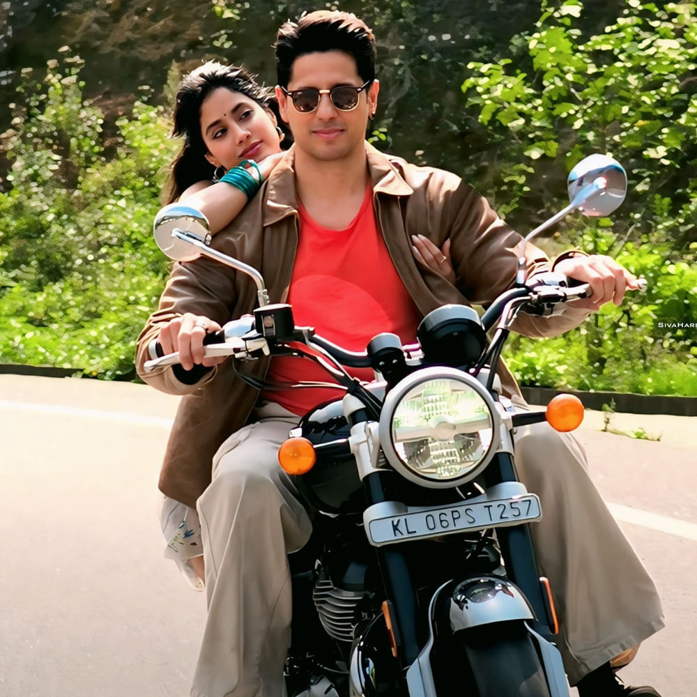 ముఖ్యంగా ట్రైలర్‌ లాస్ట్‌లో జాన్వీ చెప్పిన సౌత్ స్టార్స్‌ డైలాగ్‌కు అదిరిపోయే రెస్పాన్స్ వస్తోంది. థియేటర్లలో ఈ డైలాగ్‌కు విజిల్స్ పడటం ఖాయం అంటున్నారు సౌత్ ఆడియన్స్‌,.