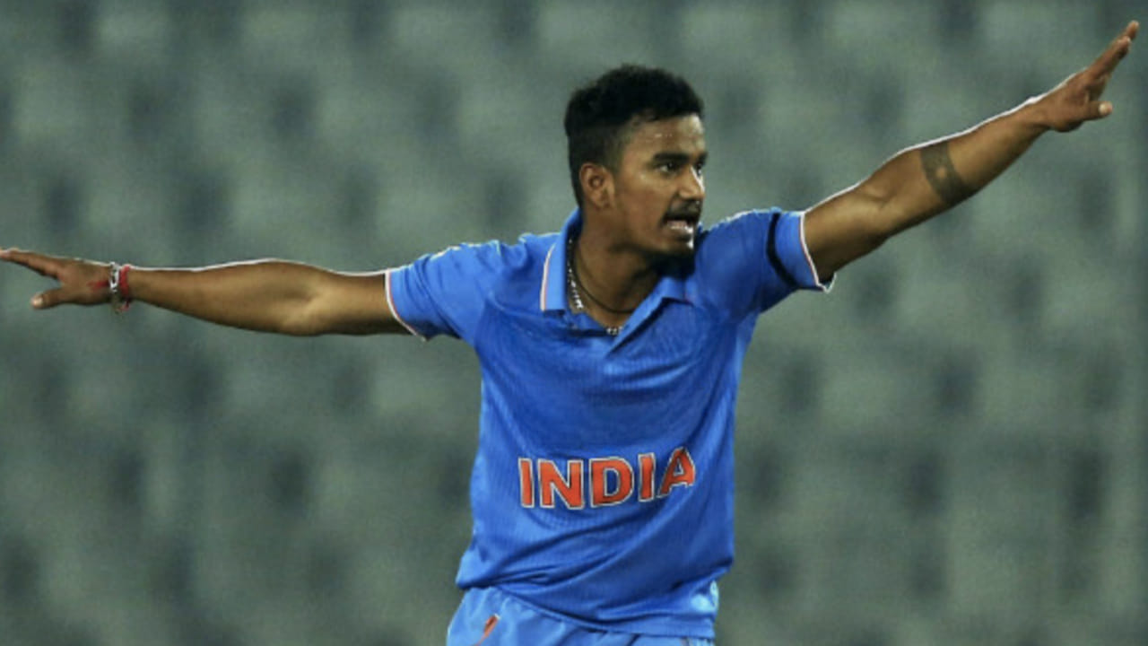 పవన్ నేగి అంతర్జాతీయ కెరీర్ మొదలైన వెంటనే ముగిసింది. అతను తన అంతర్జాతీయ కెరీర్‌లో ఒకే ఒక మ్యాచ్ ఆడాడు. పవన్ నేగి 2016లో యుఎఇపై అంతర్జాతీయ అరంగేట్రం చేశాడు. కానీ మీర్పూర్‌లో జరిగిన ఆ ఒక మ్యాచ్ తర్వాత, అతను మళ్లీ టీం ఇండియా జెర్సీలో కనిపించలేదు. 