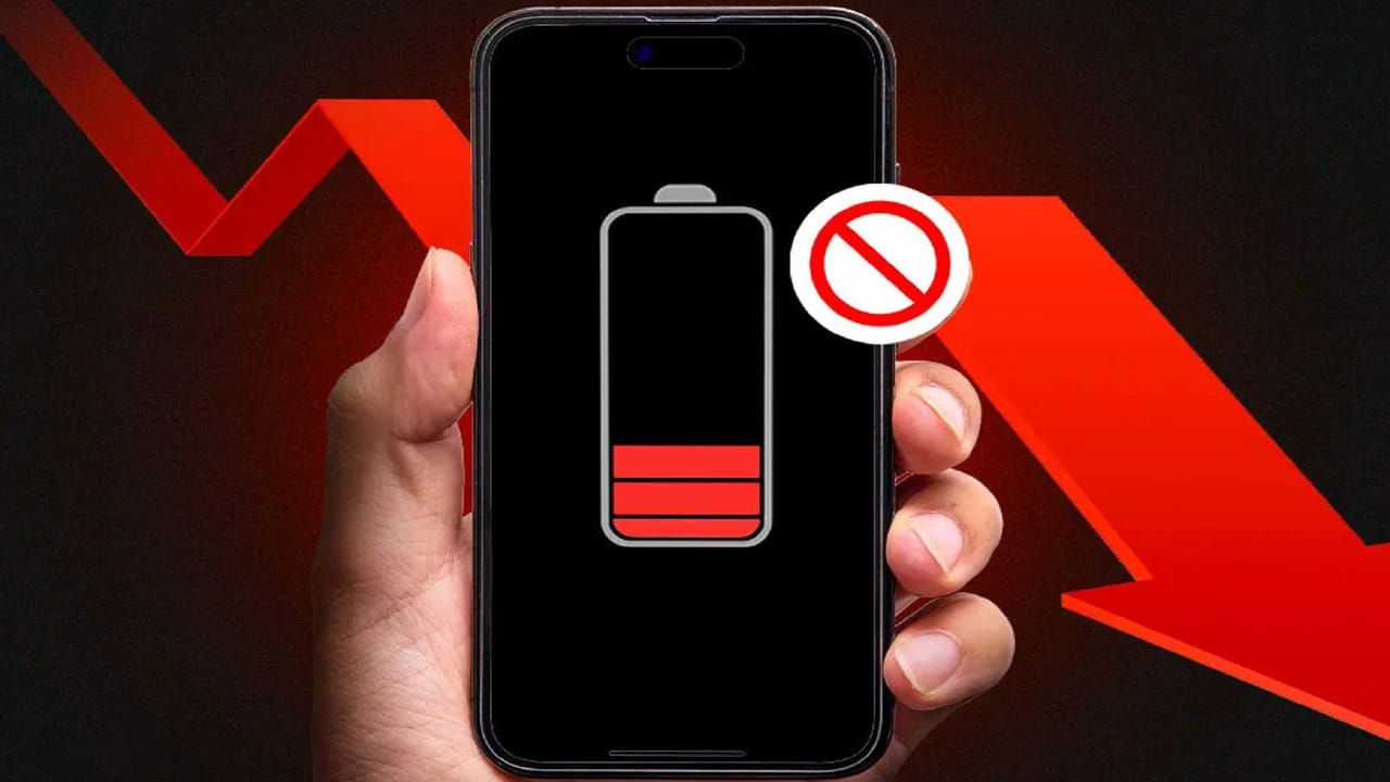 అయితే మనం ఫోన్‌ వాడేప్పుడు కొన్ని సార్లు ఫోన్‌ బ్యాటరీ స్పీడ్‌గా అయిపోతుంది. మళ్లీ ఛార్జింగ్‌ పెట్టిన కూడా ఎక్కువ సమయం ఉండదు. బ్యాటరీ లైఫ్‌ కూడా తగ్గిపోతుంది. కొన్నిసార్లు ఫుల్‌గా ఛార్జ్ చేసిన తర్వాత కూడా ఫోన్ బ్యాకప్ ఇవ్వదు.ఈ సంకేతాలు కూడా మీఫోన్ పైనయిపోయిందని చెప్పడానికి సూచికలు