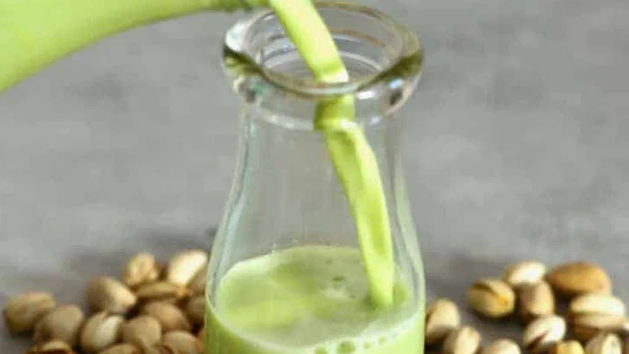 కండరాలు బలోపేతం: పిస్తాపప్పులు, పాలు కలిపి తీసుకోవడం వల్ల కండరాలు బలపడతాయి. ఎందుకంటే ఈ కాంబినేషన్‌లో కండరాలను బలోపేతం చేసే ప్రోటీన్లు పుష్కలంగా ఉంటాయి. అందుకే వీటిని రోజు తీసుకోవాలి.