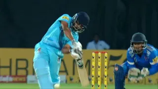 3గురు బ్యాటర్లు, 10 బంతుల్లో 16 పరుగులు.. కట్ చేస్తే.. లాస్ట్ బాల్‌లో మ్యాచ్ తిప్పేసిన బౌలర్.. ఎవరంటే.?