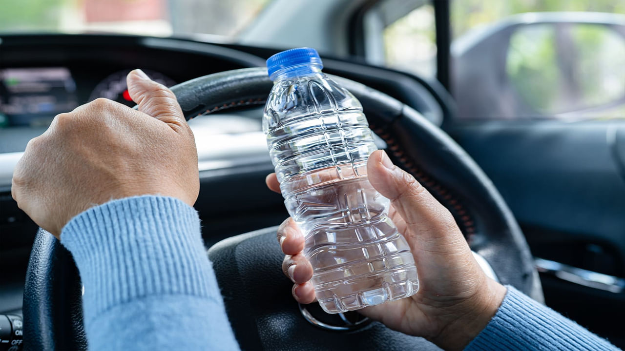 Plastic Bottles: ప్లాస్టిక్ బాటిళ్లతో నీళ్లు తాగితే క్యాన్సర్ వస్తుందా?