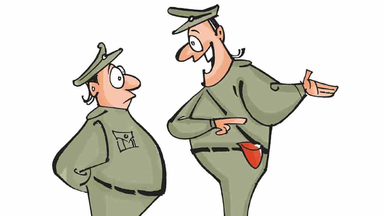 అవినీతి డబ్బు పంపకాల్లో తేడా.. అడ్డంగా బుక్కైన కానిస్టేబుల్స్.. తర్వాత ఏం జరిగిందంటే!