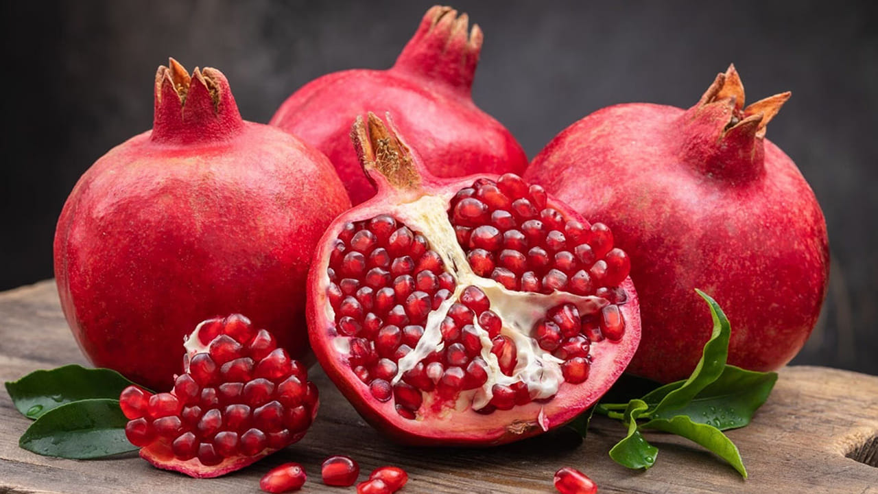 Pomegranate : ఆరోగ్యానికి అద్భుతమైన వరం.. ప్రతిరోజు పరగడుపున దానిమ్మ తింటే కలిగి లాభాలివే..!