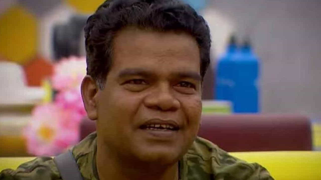  అయితే ఇటీవలే మళ్లీ తీవ్ర అనారోగ్యంతో ఆస్పత్రిలో చేరారీ నటుడు. ఆస్పత్రిలో చికిత్స కూడా తీసుకుననాడు. ఇప్పుడిప్పుడే క్రమంగా కోలుకుంటోన్న పొన్నాంబళం తాజాగా ఇంటర్వ్యూకు హాజరయ్యాడు. తన పర్సనల్ అండ్ ప్రొఫెషనల్ లైఫ్ గురించి పలు ఆసక్తికర విషయాలు పంచుకున్నాడు.