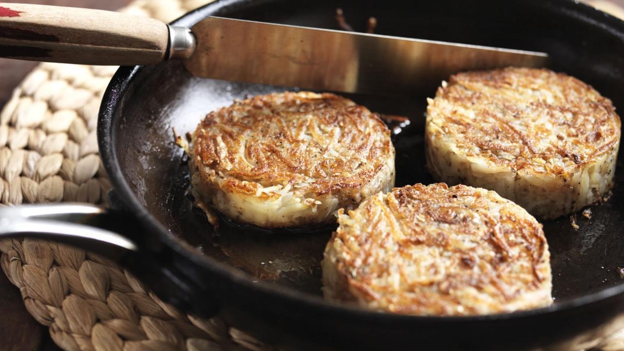 కరకరలాడే పొటాటో రోస్టీ రెసిపీ మీకోసం.. వర్షం పడుతుండగా వేడి వేడి టీతో తింటే ఆ మజానే వేరు..!