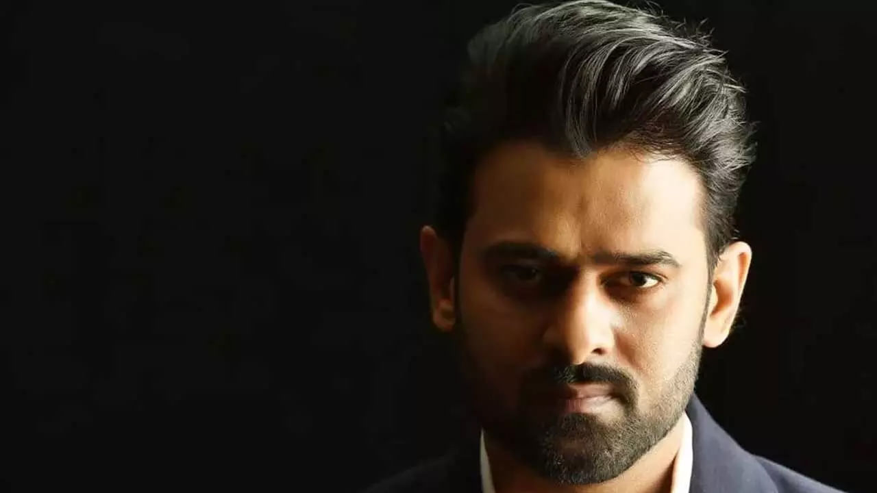 ఇటు రాజాసాబ్‌ సినిమాతో బిజీగా ఉన్నారు డార్లింగ్‌. . రాజాసాబ్‌ ఫుటేజ్‌ ఆల్రెడీ నాలుగున్నర గంటలుంది. కచ్చితంగా సెకండ్‌ పార్టు ఉంటుందని క్లారిటీ ఇచ్చేశారు ప్రొడ్యూసర్‌. 