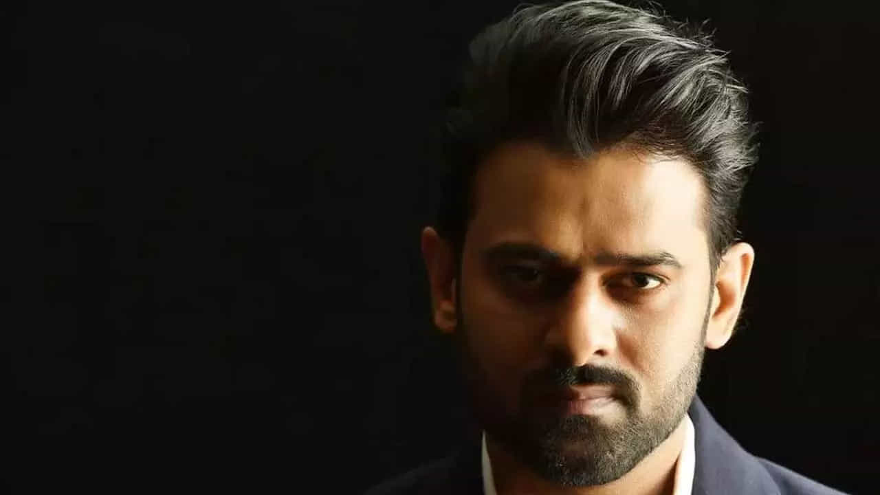 ఇటు రాజాసాబ్‌ సినిమాతో బిజీగా ఉన్నారు డార్లింగ్‌. . రాజాసాబ్‌ ఫుటేజ్‌ ఆల్రెడీ నాలుగున్నర గంటలుంది. కచ్చితంగా సెకండ్‌ పార్టు ఉంటుందని క్లారిటీ ఇచ్చేశారు ప్రొడ్యూసర్‌. 
